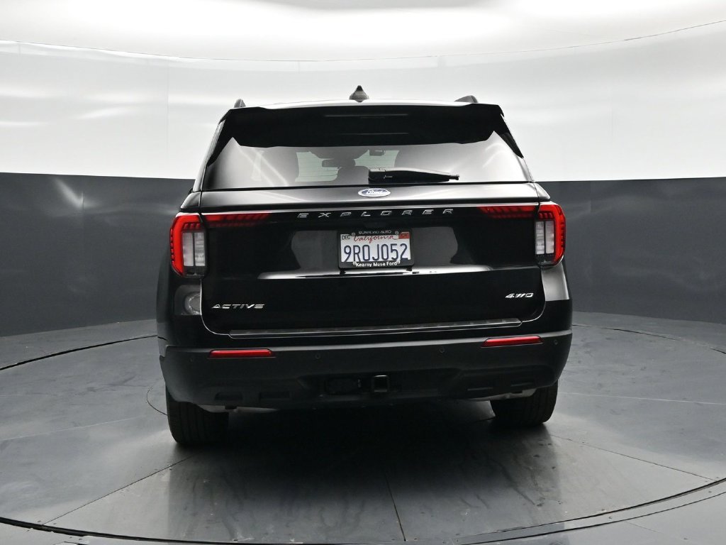 Used 2025 Ford Explorer Active AWD/4WD image 31