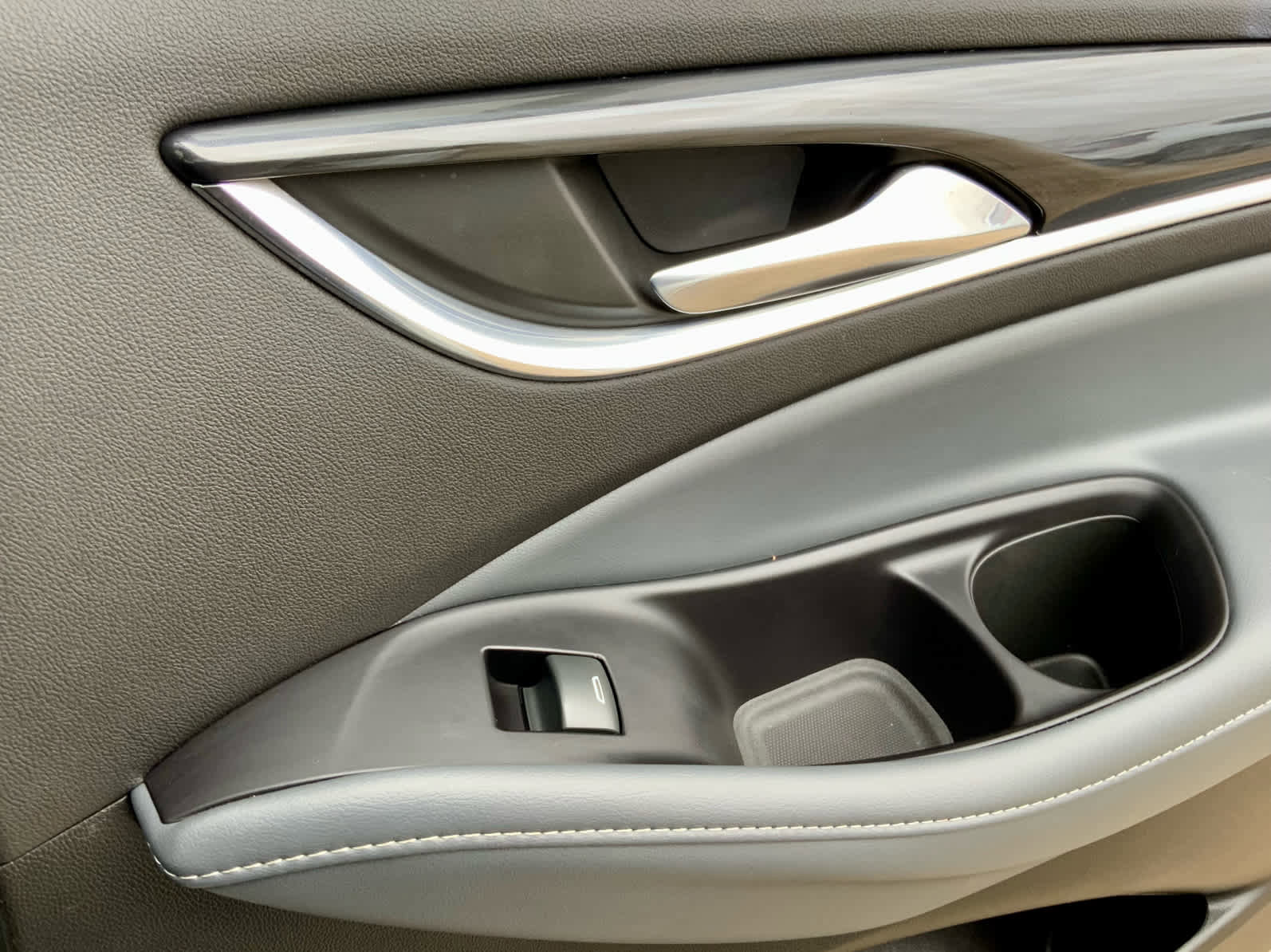 Used 2019 Buick Enclave Essence w/ Trailering Package, 5000 lbs. AWD/4WD image 54