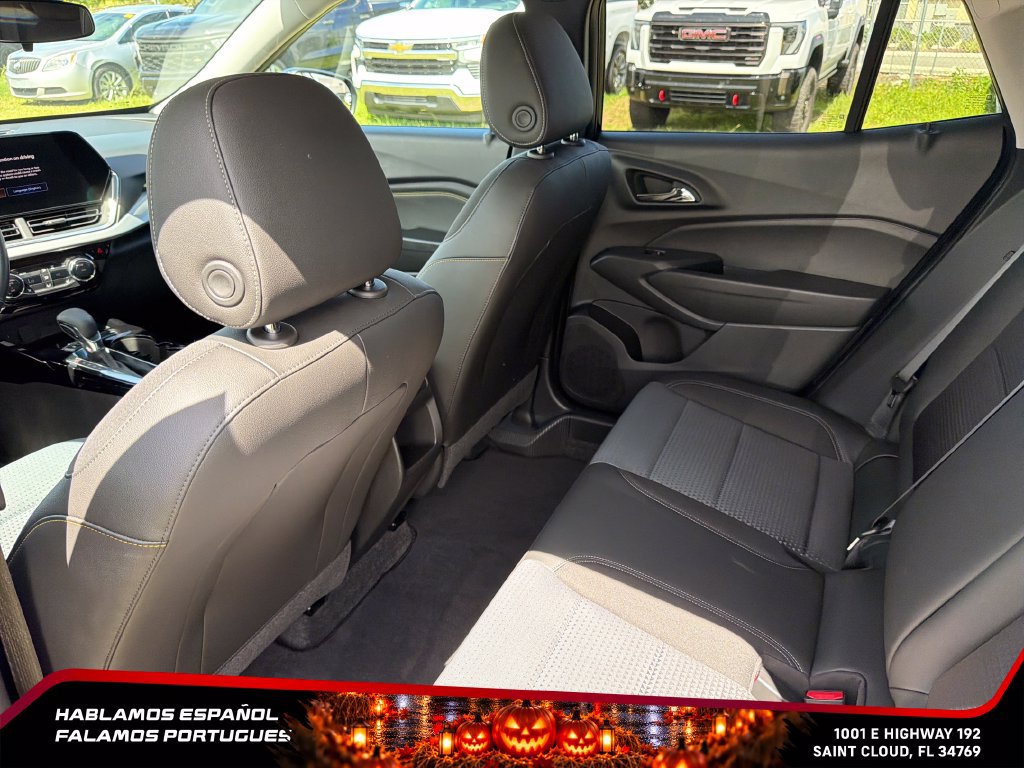 Used 2025 Chevrolet Trax LT w/ Driver Confidence Package FWD image 22
