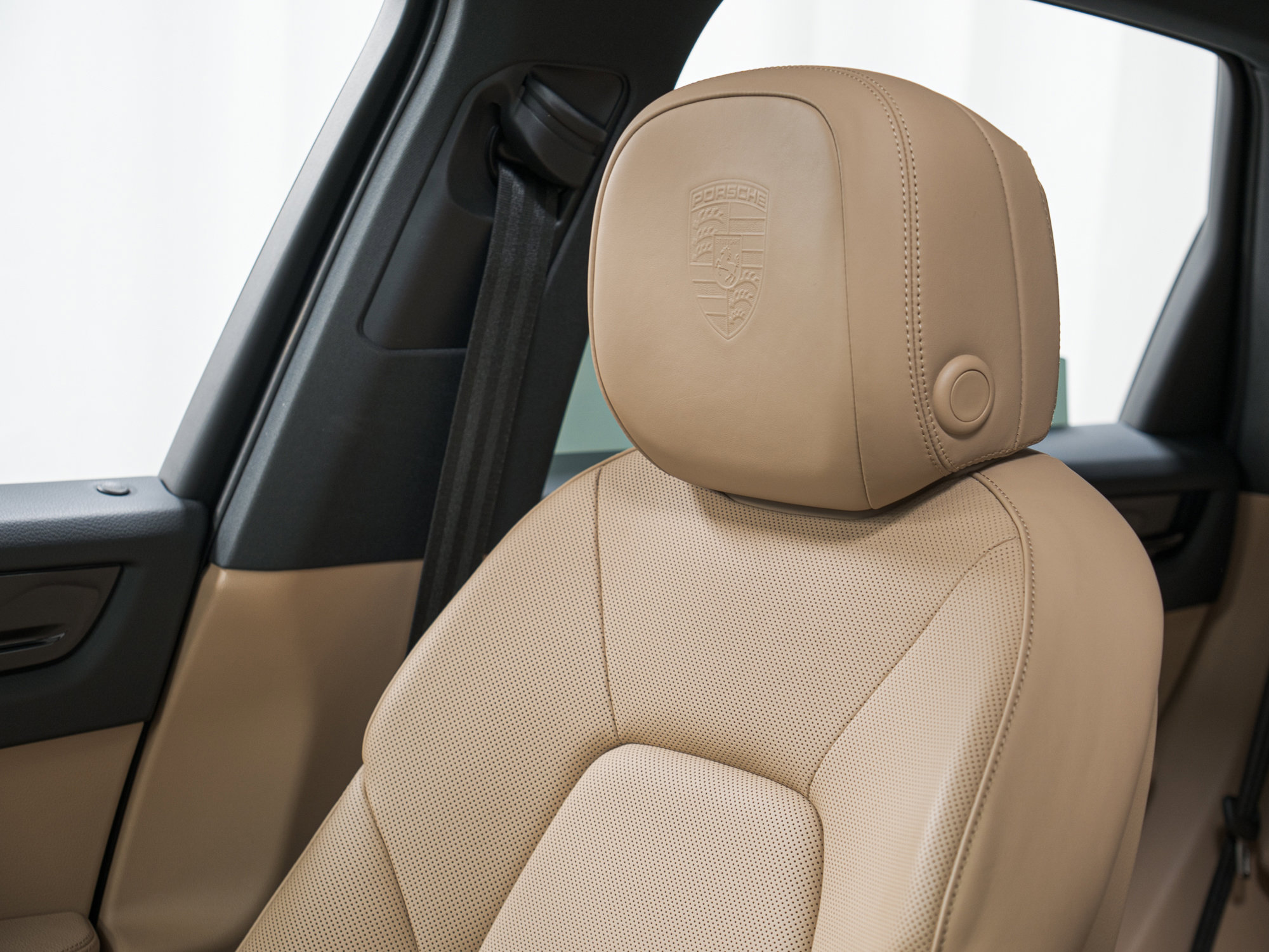 Certified 2023 Porsche Cayenne image 17