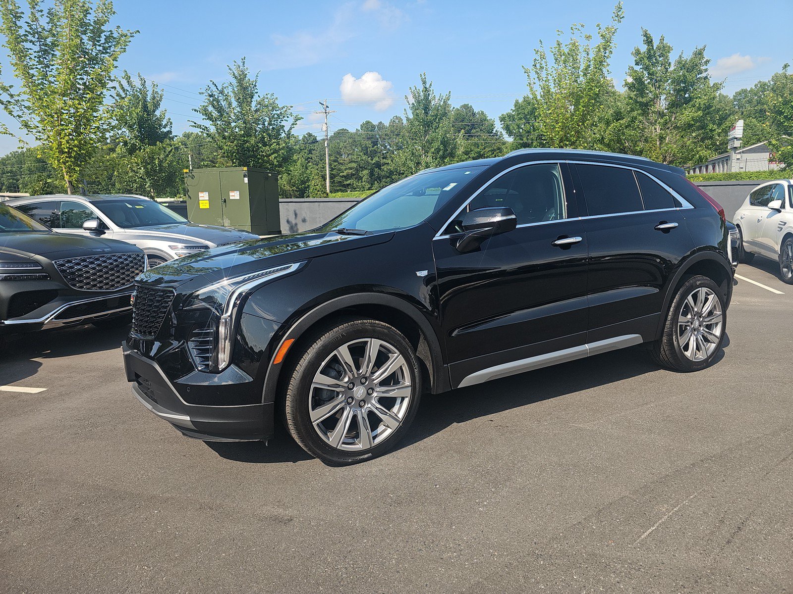 Used 2023 Cadillac XT4 Premium Luxury w/ Cold Weather Package AWD/4WD image 1