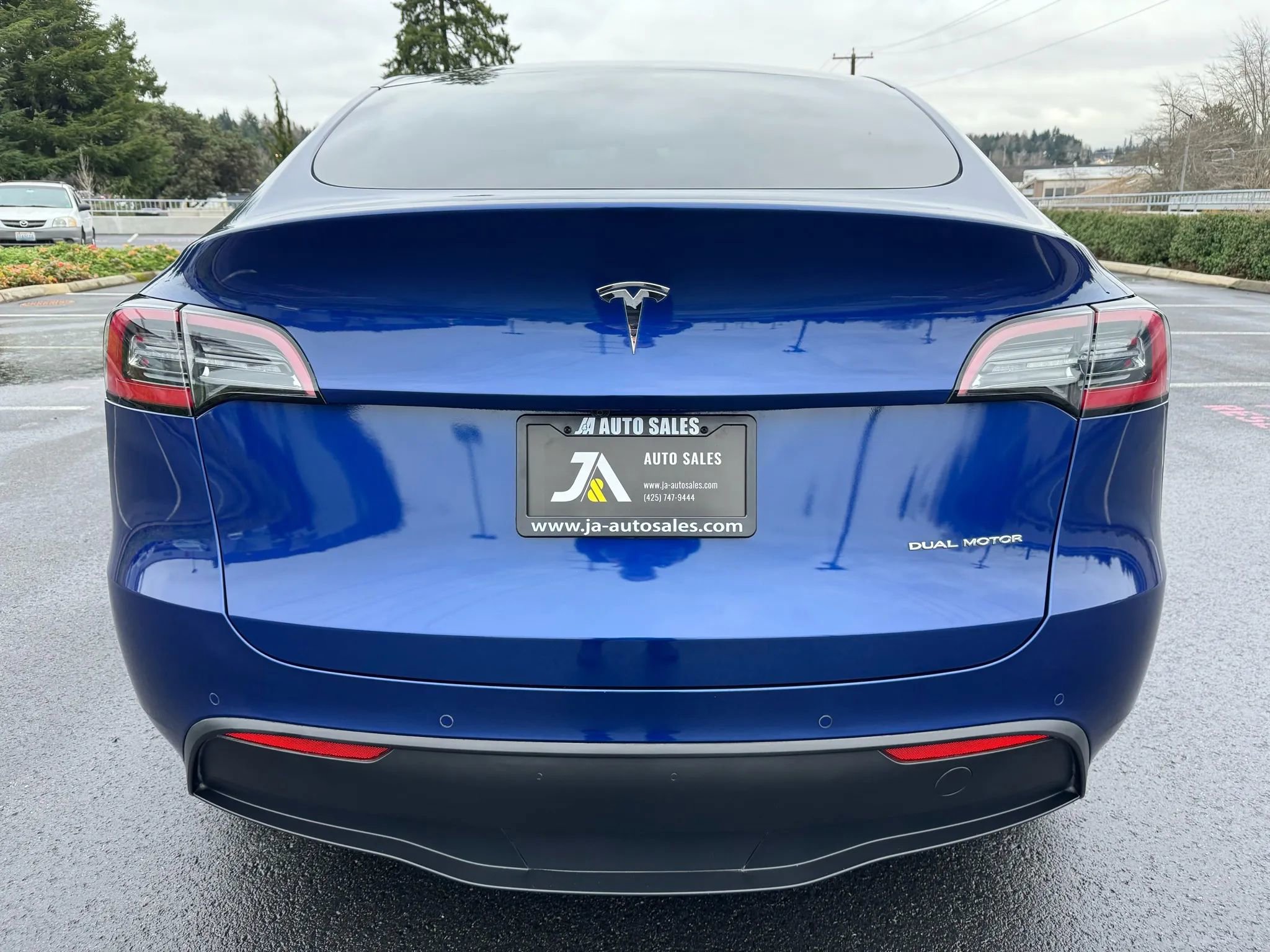 Used 2020 Tesla Model Y Long Range image 9
