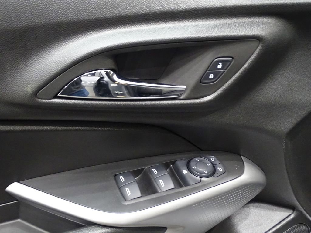 Used 2024 Chevrolet Trax LS image 17