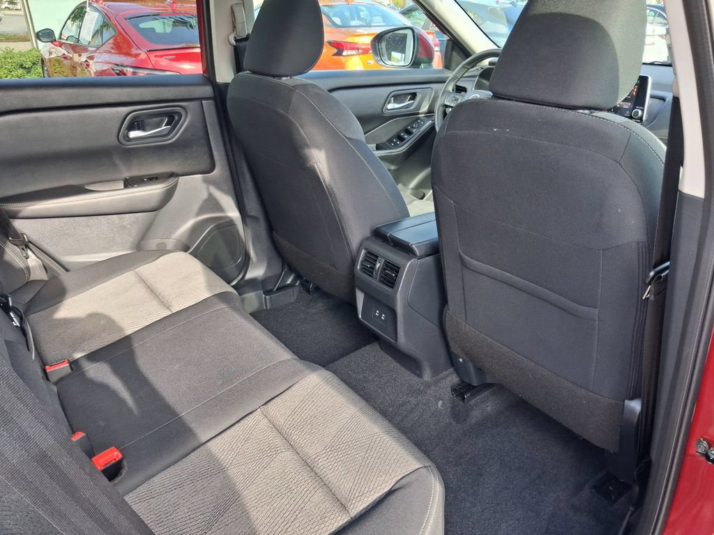 Used 2026 Nissan Rogue SV FWD image 23
