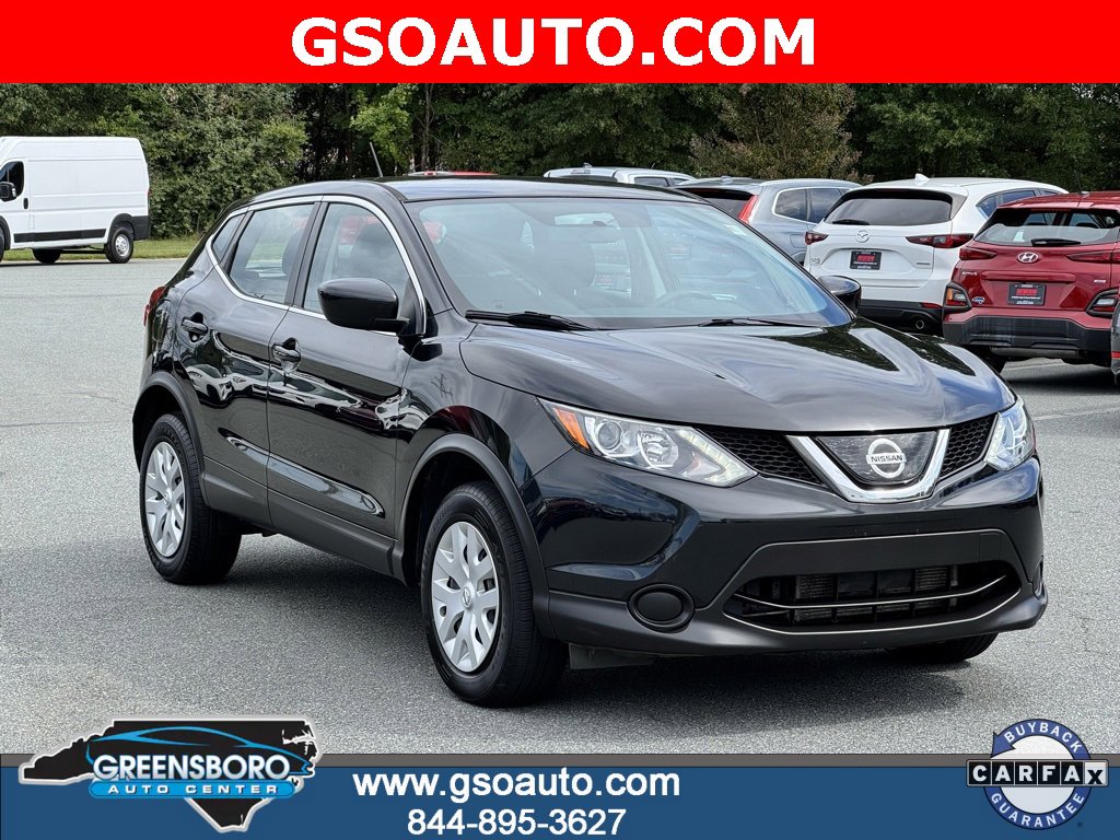 Used 2018 Nissan Rogue Sport S image 2