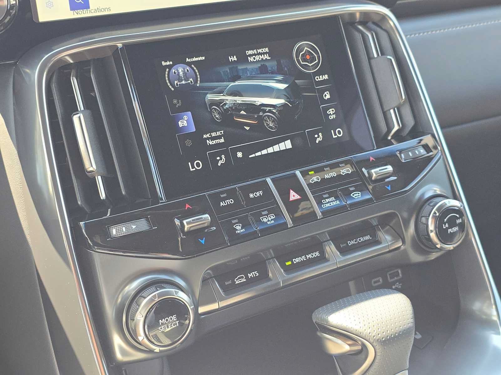Used 2023 Lexus LX 600 F Sport w/ Accessory Package (Z1) AWD/4WD image 33