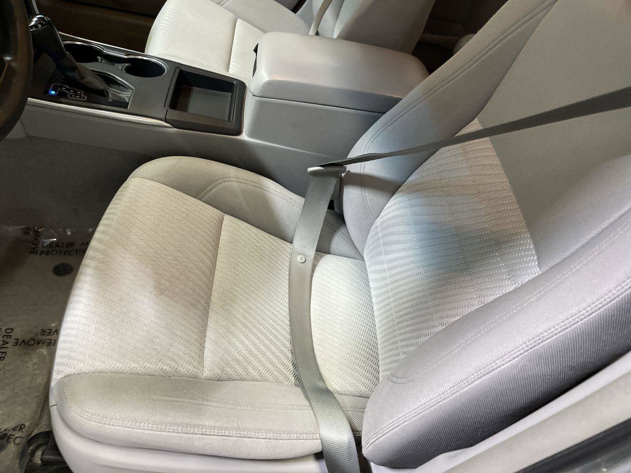 Used 2015 Toyota Camry LE FWD image 11