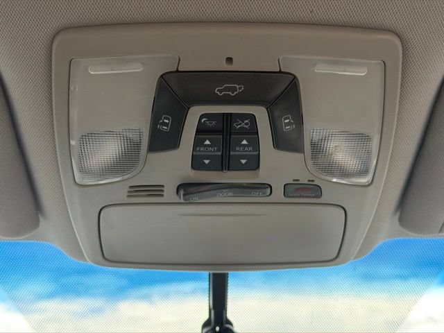 Used 2015 Toyota Sienna Limited AWD/4WD image 19