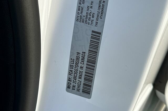 New 2025 Chrysler Pacifica Limited AWD/4WD image 24