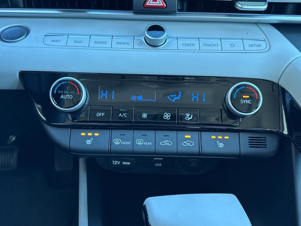 New 2026 Hyundai Elantra Limited image 9