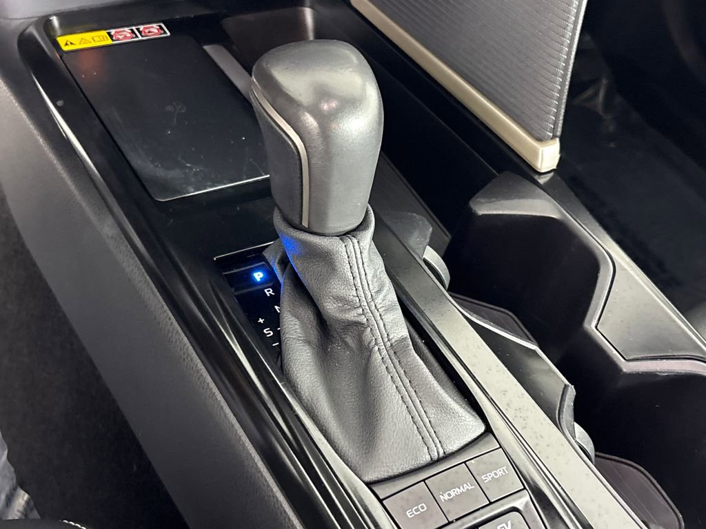 Used 2025 Toyota Camry SE w/ Convenience Package FWD image 23