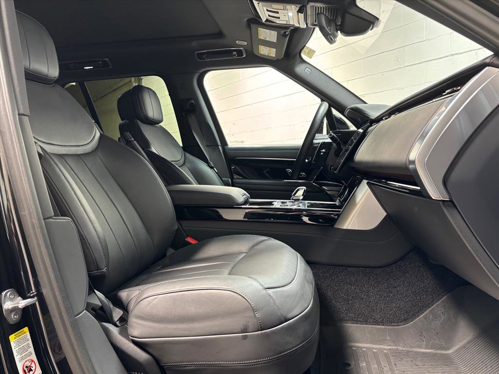 Used 2023 Land Rover Range Rover SE image 33
