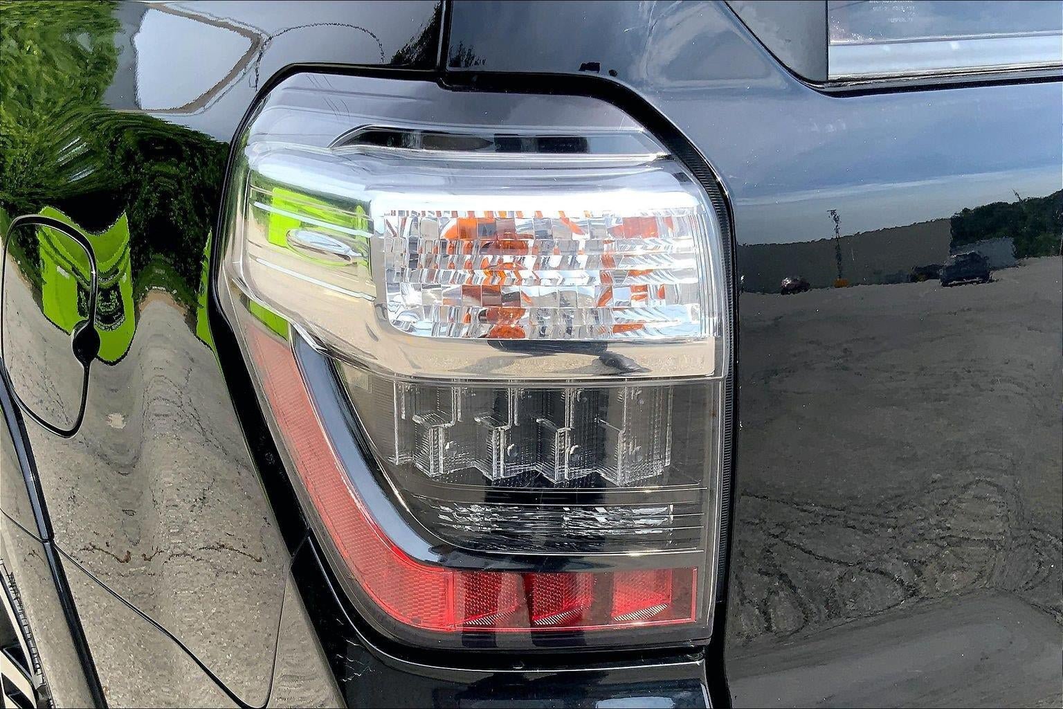 Used 2018 Toyota 4Runner Limited AWD/4WD image 28