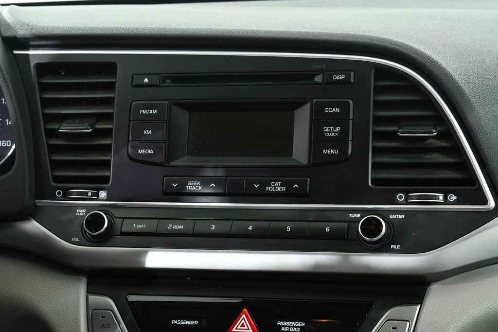 Used 2017 Hyundai Elantra SE image 9