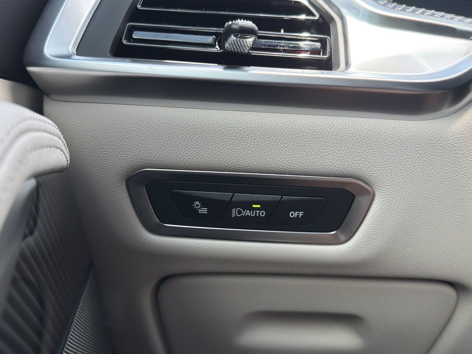 New 2027 BMW X7 M60i AWD/4WD image 34