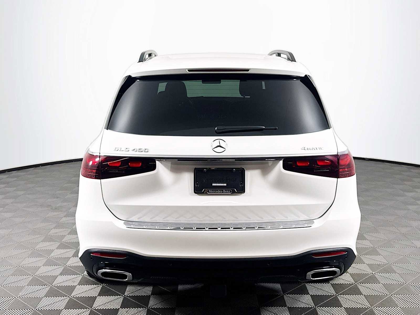 Used 2024 Mercedes-Benz GLS 450 4MATIC image 6