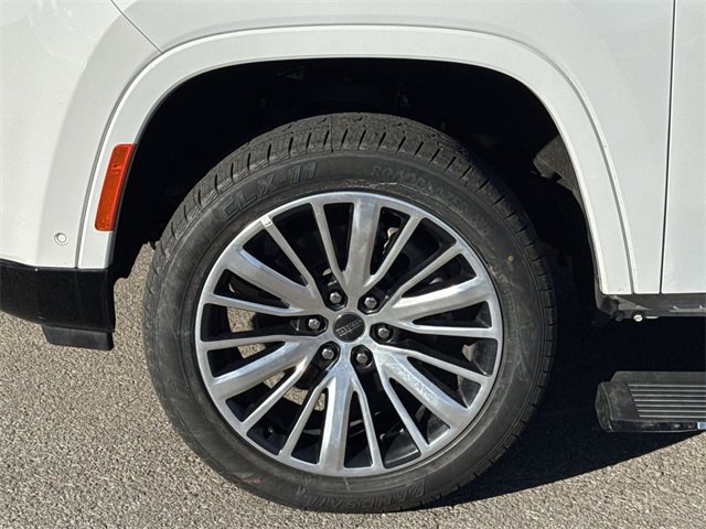 Used 2024 Jeep Grand Wagoneer L Series III image 23