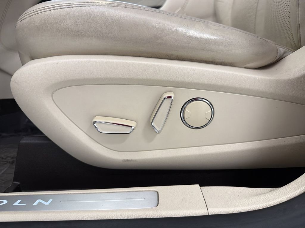 Used 2015 Lincoln MKC FWD w/ Equipment Group 101A Select image 22