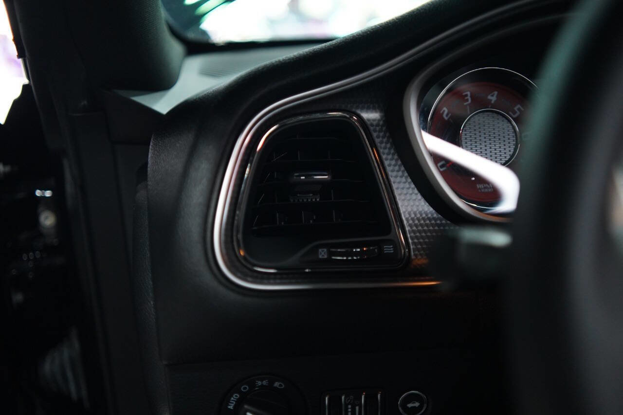 Used 2015 Dodge Challenger SRT Hellcat image 71