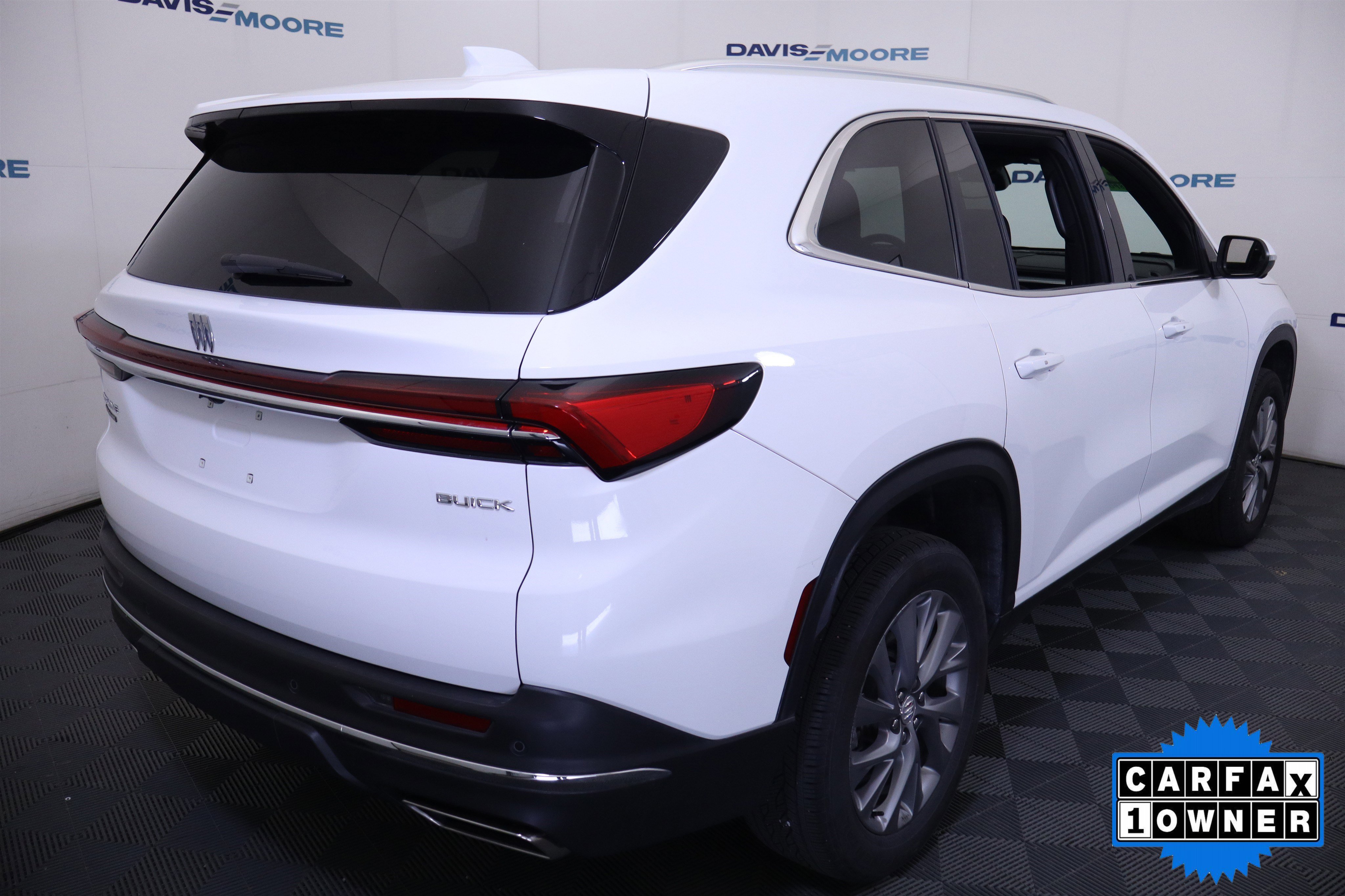 Used 2025 Buick Enclave Preferred FWD image 6