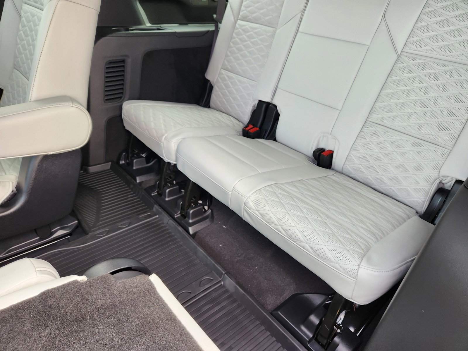 New 2026 Cadillac Escalade ESV Platinum Sport w/ LPO, ONYX Package image 23