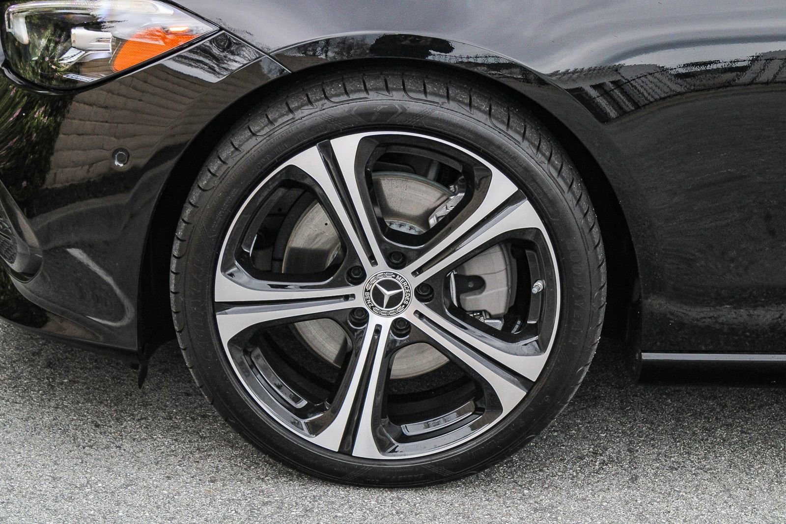 Certified 2025 Mercedes-Benz C 300 4MATIC Sedan image 12