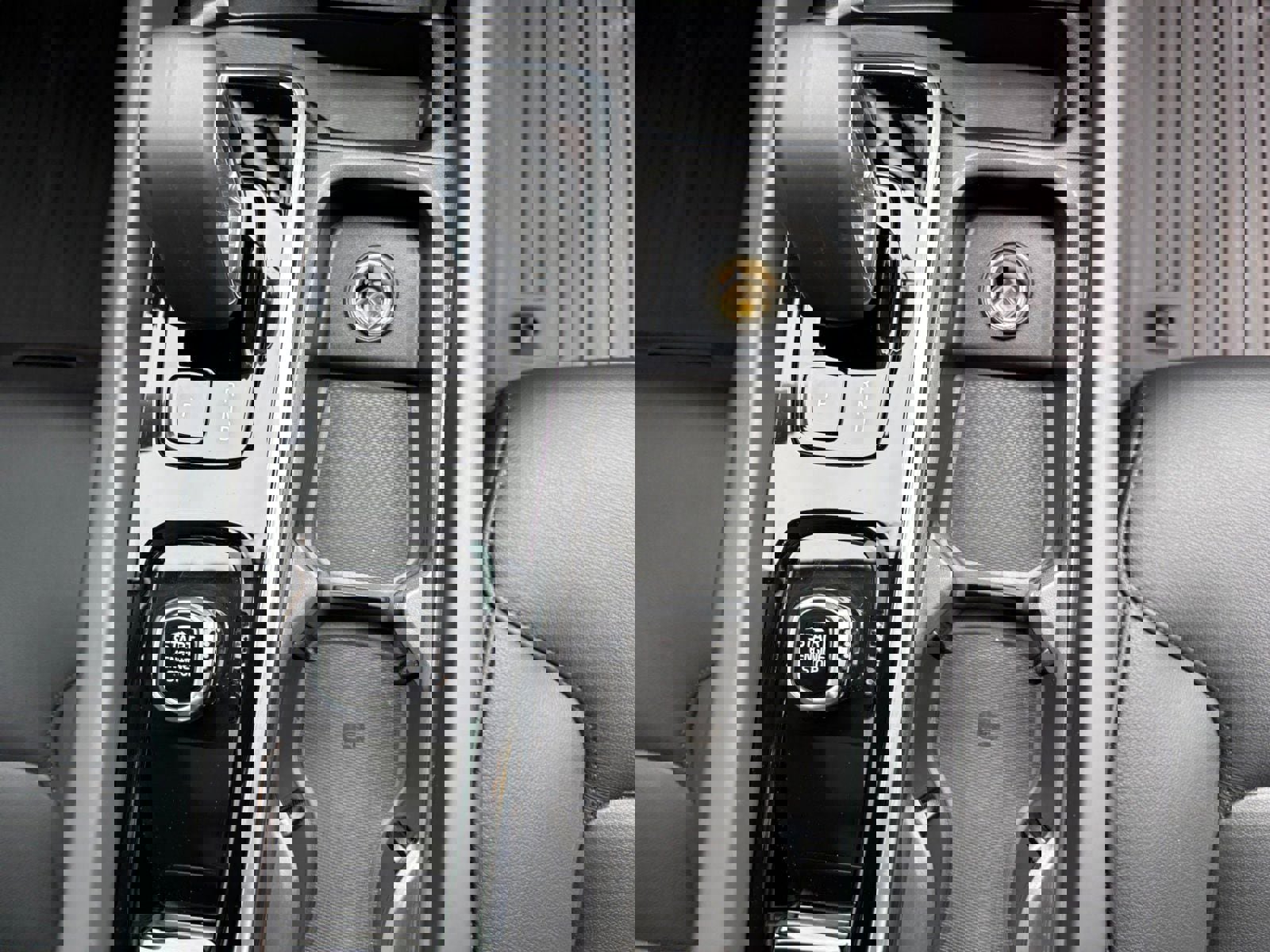 Used 2025 Volvo XC60 B5 Core w/ Climate Package image 11