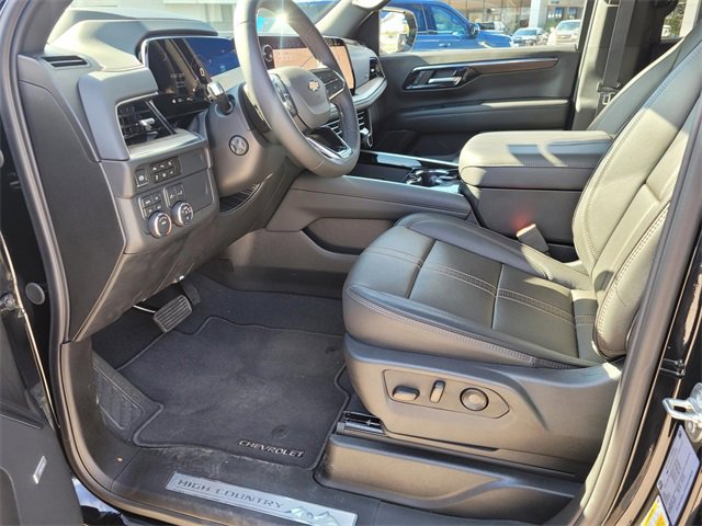 New 2025 Chevrolet Suburban High Country image 11