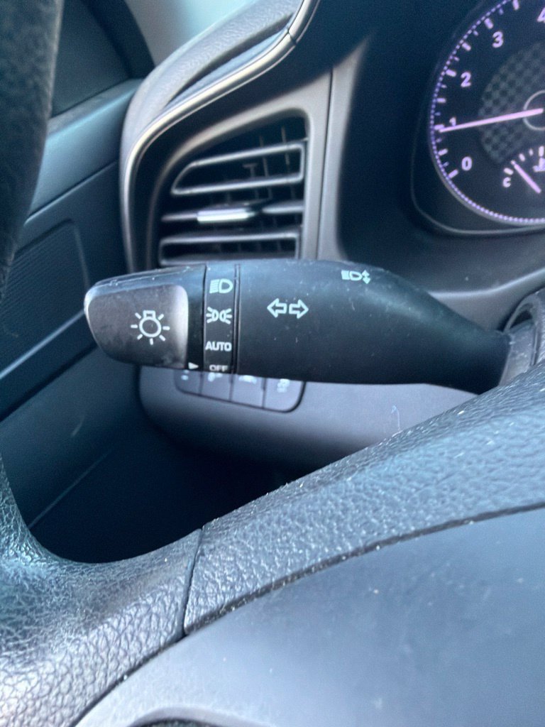 Used 2019 Hyundai Elantra SEL w/ Cargo Package FWD image 17