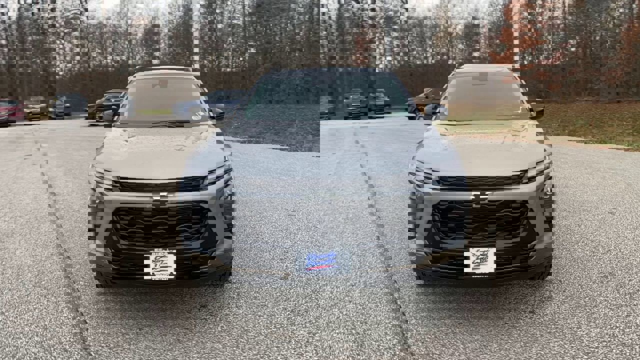 Used 2025 Chevrolet Trax ACTIV w/ Driver Confidence Package image 4