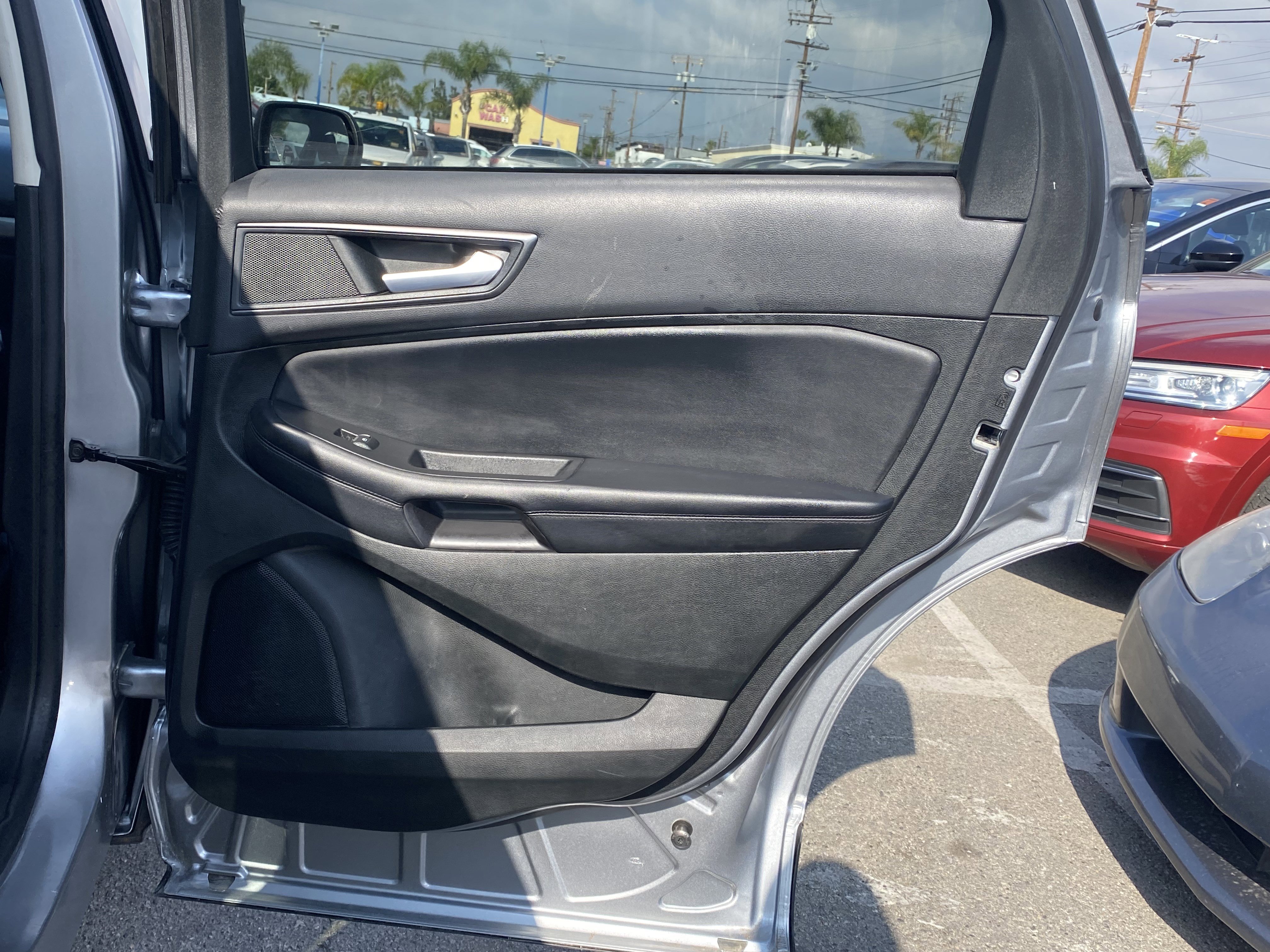 Used 2023 Ford Edge SE image 22