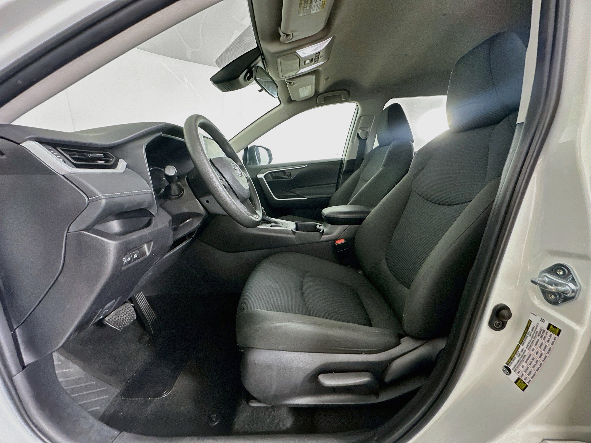 Used 2025 Toyota RAV4 LE AWD/4WD image 13