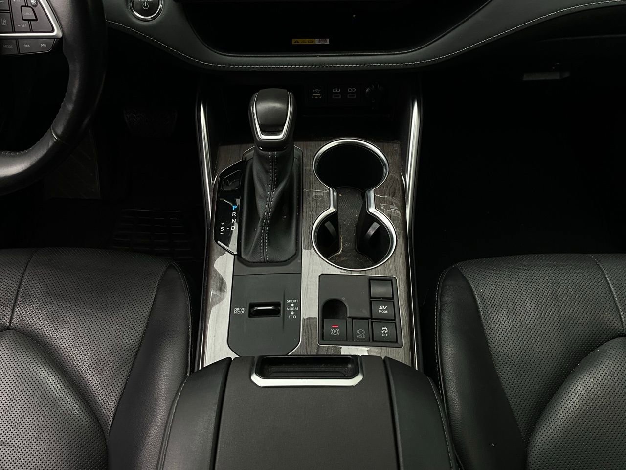 Used 2023 Toyota Highlander Platinum image 17