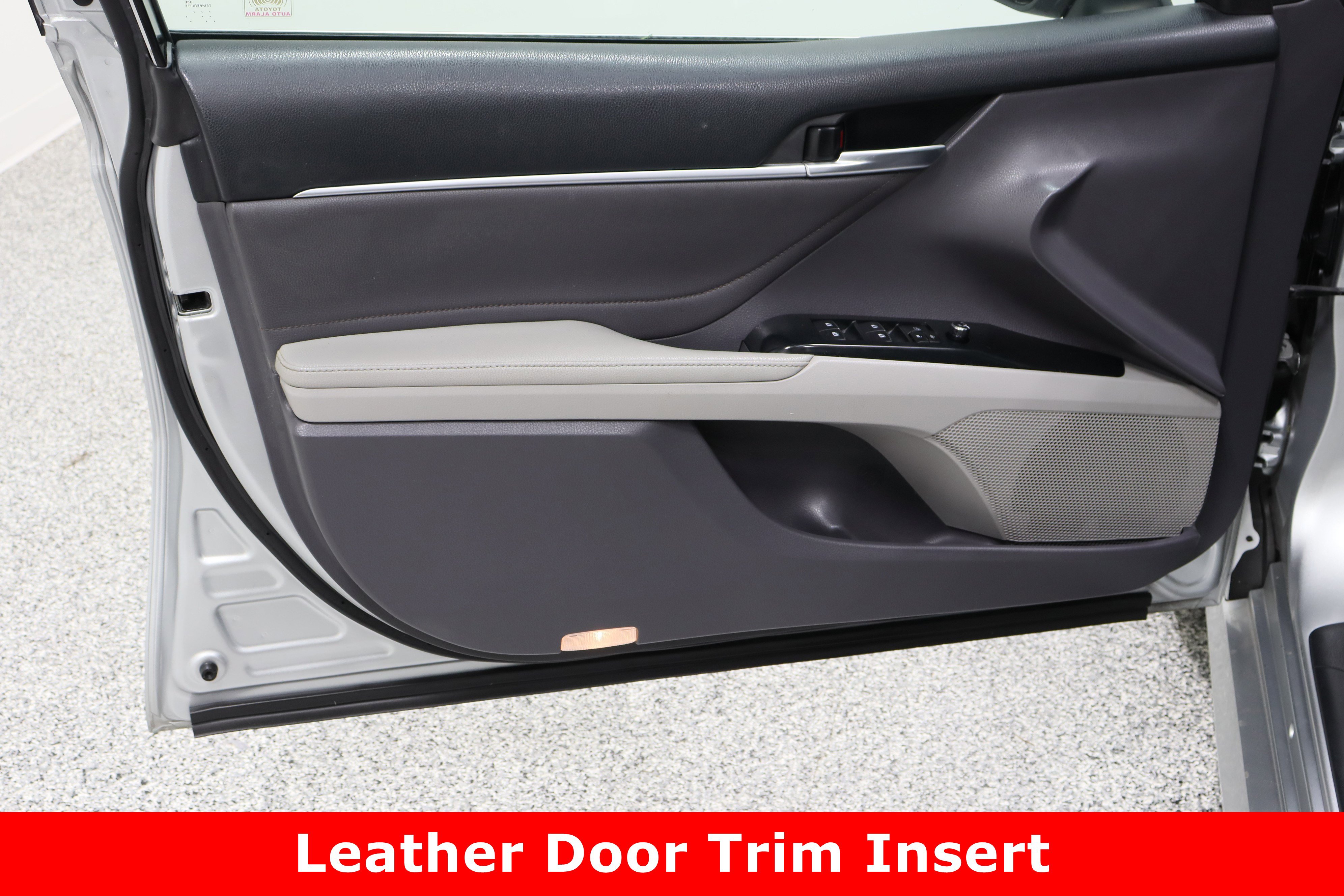 Certified 2018 Toyota Camry XLE image 12