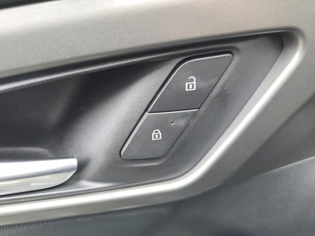 Used 2025 Chevrolet Traverse LT image 13