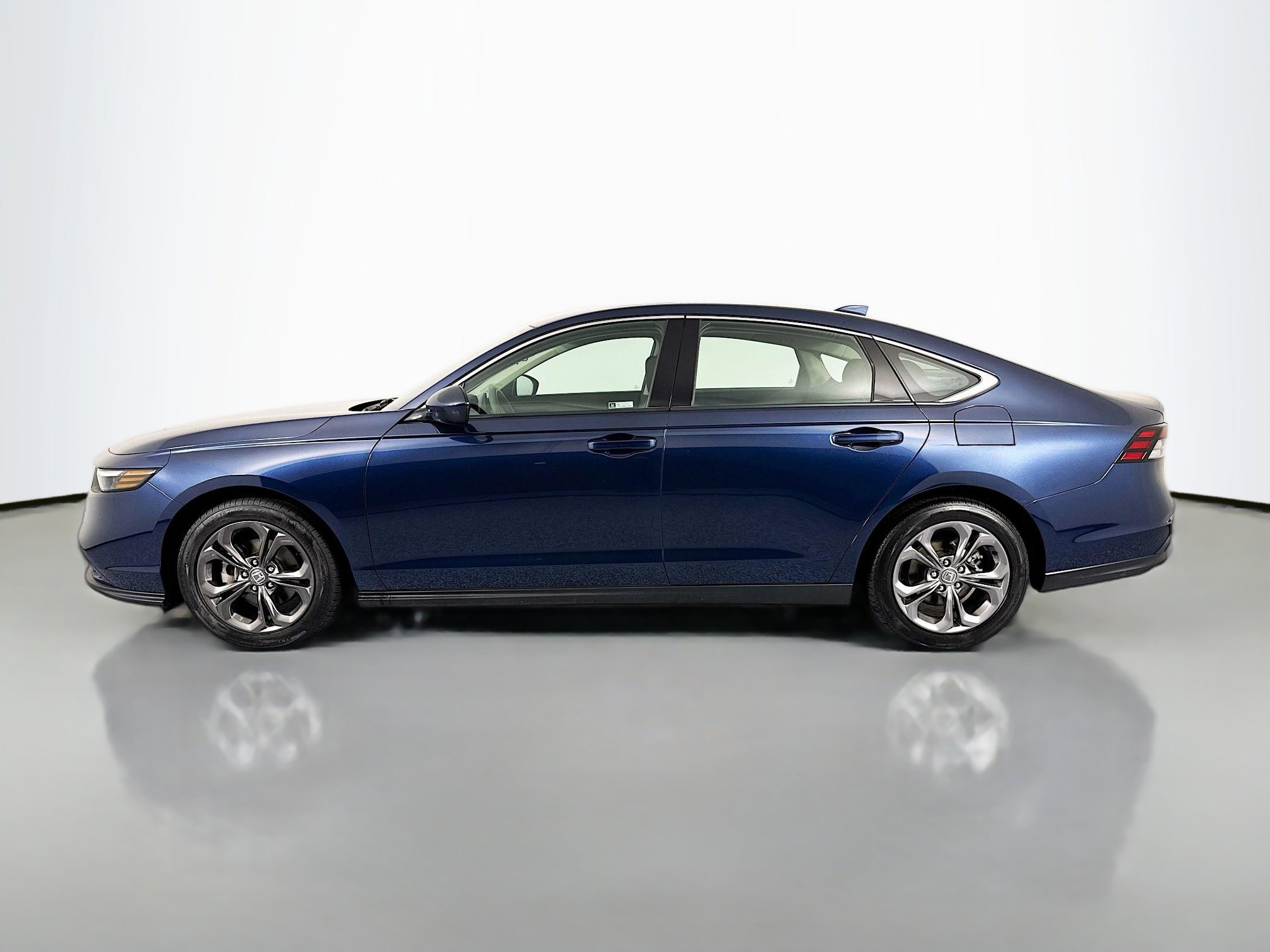 Certified 2024 Honda Accord EX image 8