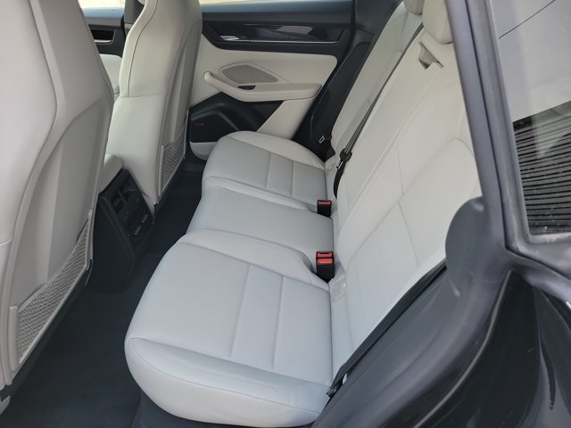 New 2026 Porsche Macan Electric RWD image 19