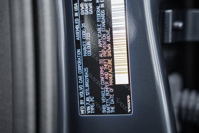 Used 2024 Volvo S60 B5 Plus image 36