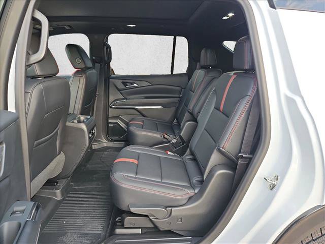 New 2026 Chevrolet Traverse RS w/ LPO, Floor Liner Package FWD image 16