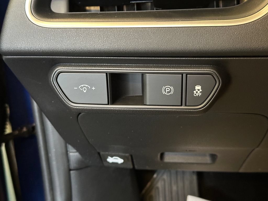 Used 2025 Kia K4 FWD image 18