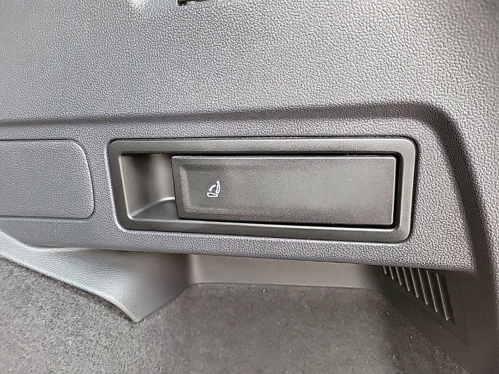 Used 2019 Volkswagen Tiguan SEL R-Line image 30