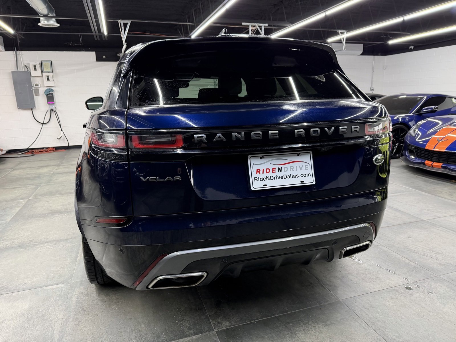 Used 2023 Land Rover Range Rover Velar R-Dynamic S image 5