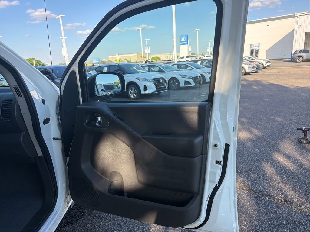Used 2019 Nissan Frontier SV image 22