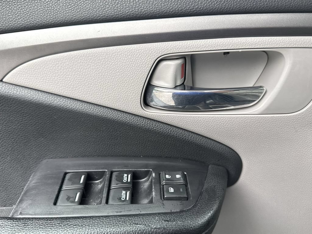 Used 2019 Honda Pilot LX image 15