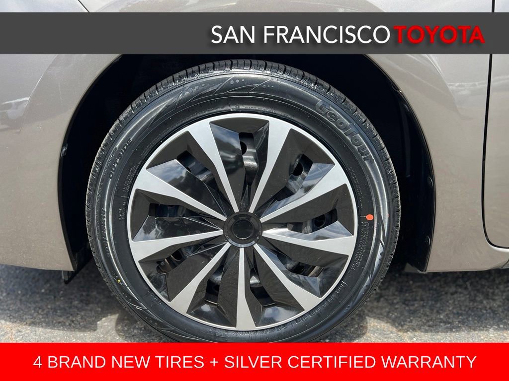 Used 2017 Toyota Corolla LE w/ Carpet Mat Package (TMS) FWD image 9