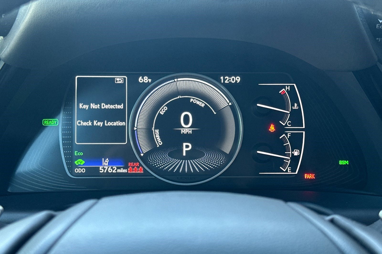 Used 2025 Lexus ES 300h w/ Premium Package image 32