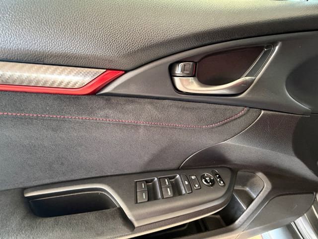 Used 2019 Honda Civic Type R image 11
