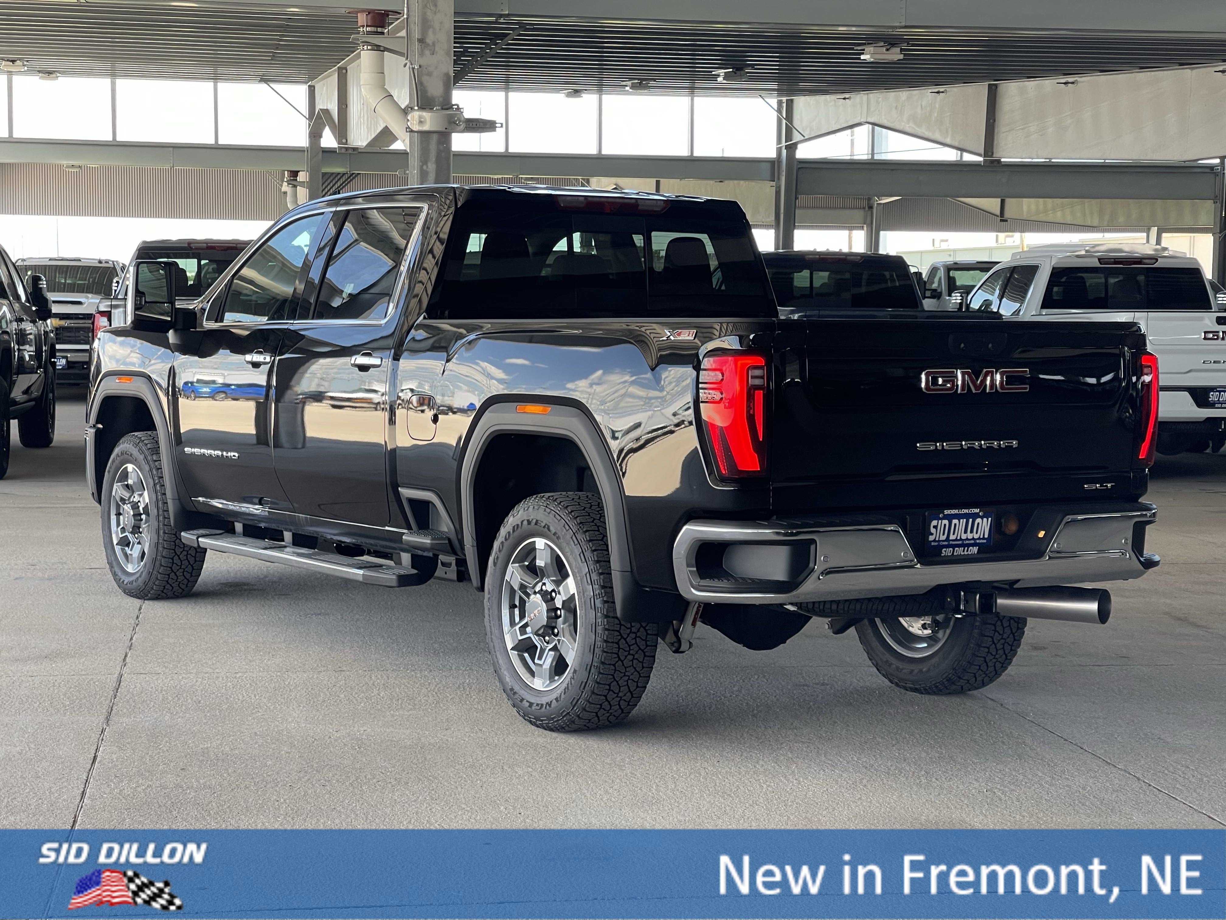 New 2025 GMC Sierra 2500 SLT w/ SLT Premium Package image 18