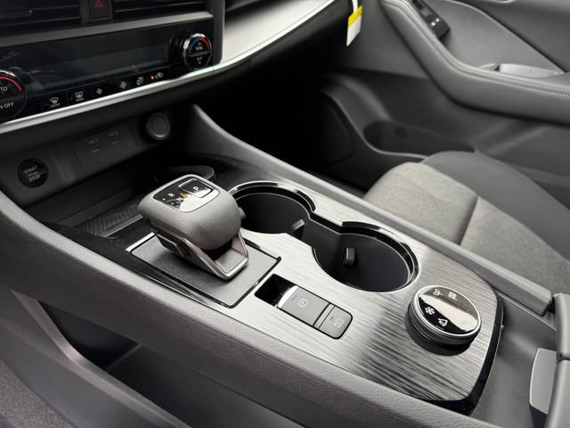 New 2026 Nissan Rogue SV AWD/4WD image 25