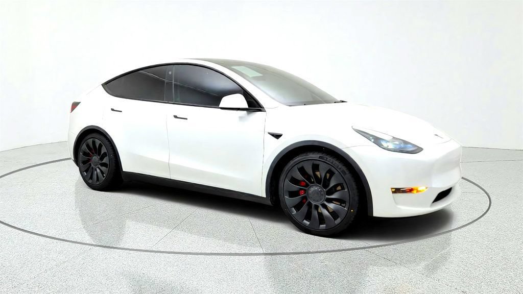 Used 2023 Tesla Model Y Performance AWD/4WD image 3